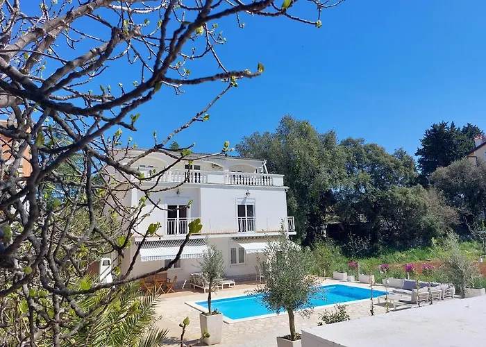 Casa Blanca, Biograd Na Moru