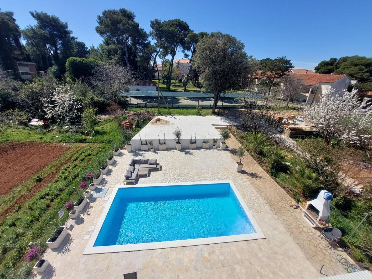 Casa Blanca, Biograd Na Moru