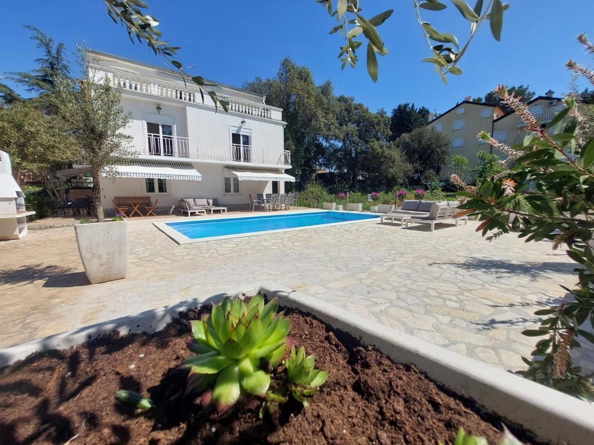 Casa Blanca, Biograd Na Moru