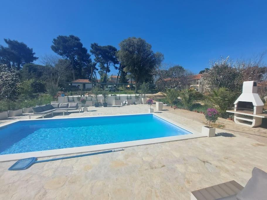 Casa Blanca, Biograd Na Moru